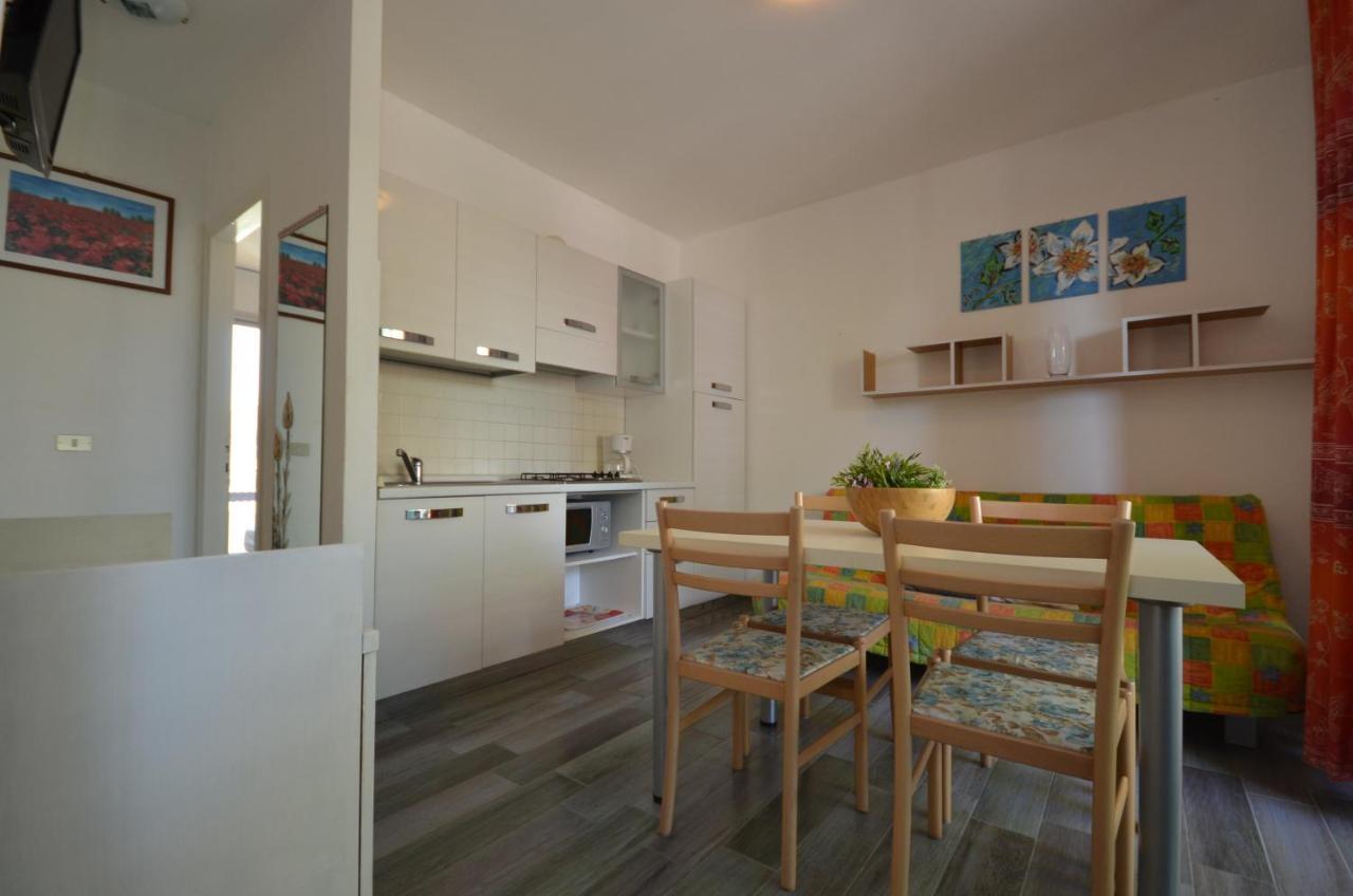 Elios, Aquarius, Raffaella Apartment